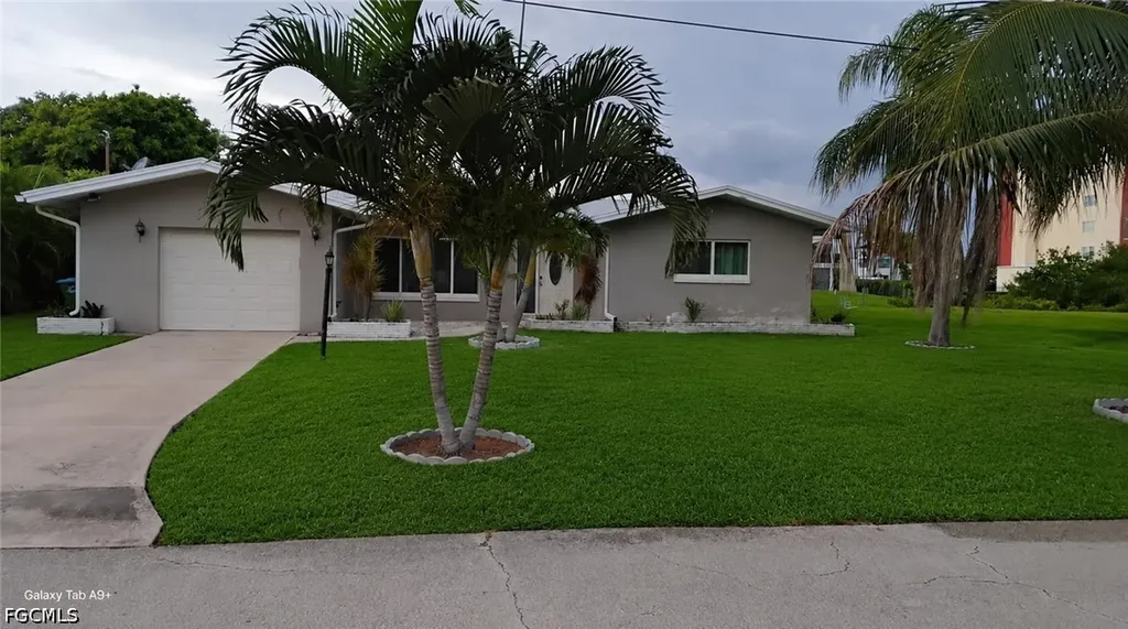 1749 Bikini Court Cape Coral FL 33904