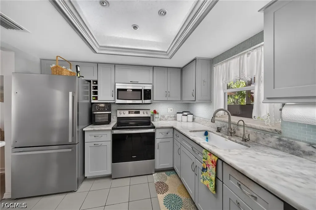 1212 SE 15th Street Cape Coral FL 33990