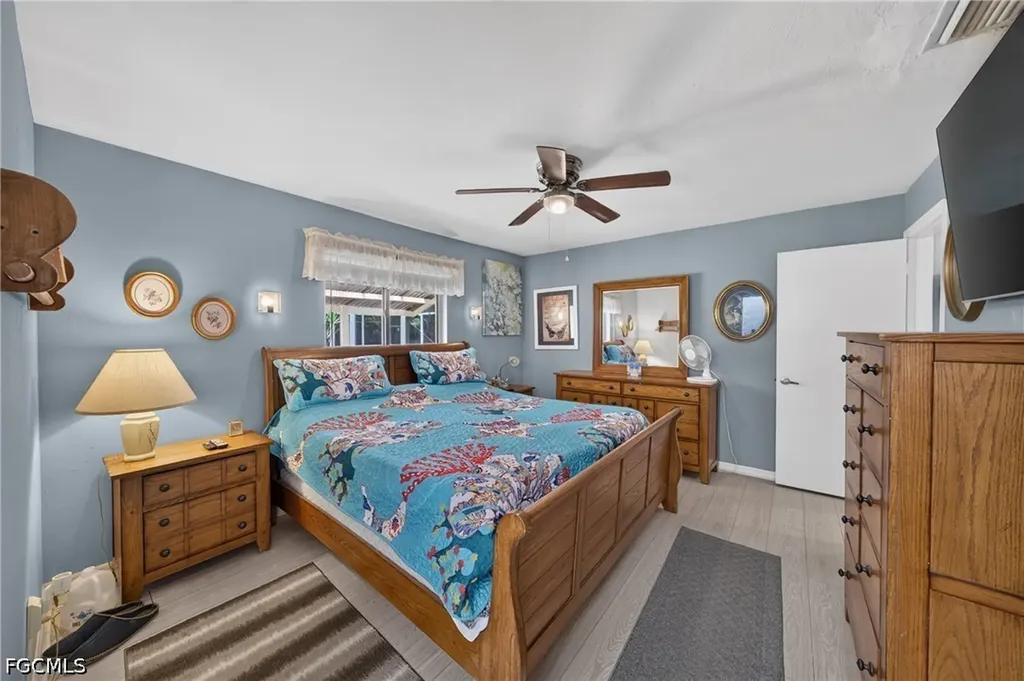 1212 SE 15th Street Cape Coral FL 33990