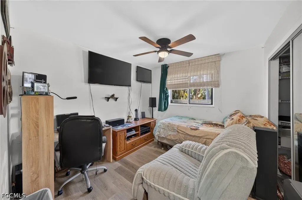 1212 SE 15th Street Cape Coral FL 33990