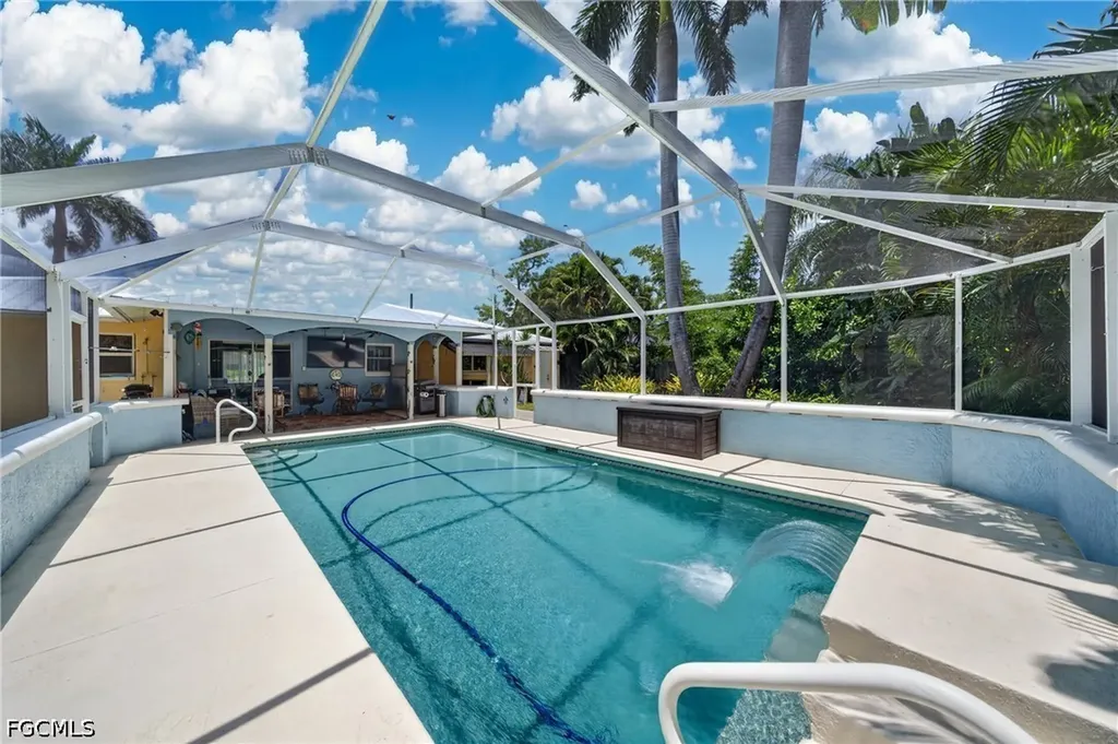 1212 SE 15th Street Cape Coral FL 33990