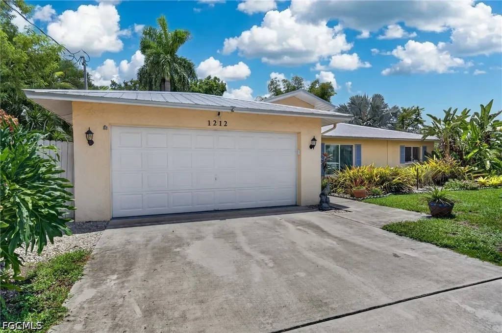 1212 SE 15th Street Cape Coral FL 33990