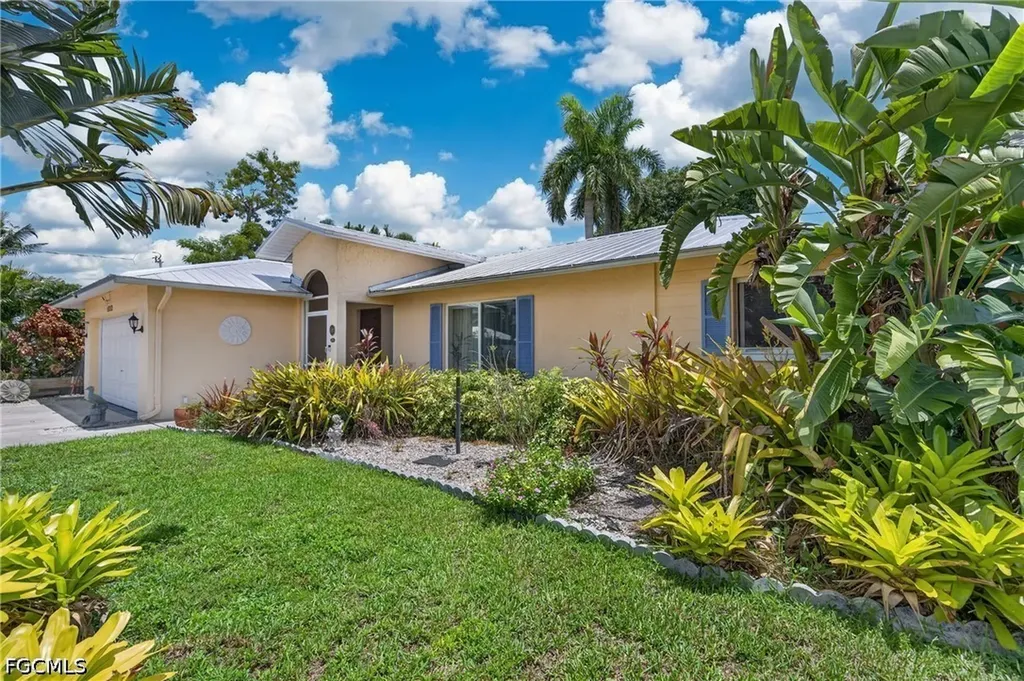 1212 SE 15th Street Cape Coral FL 33990