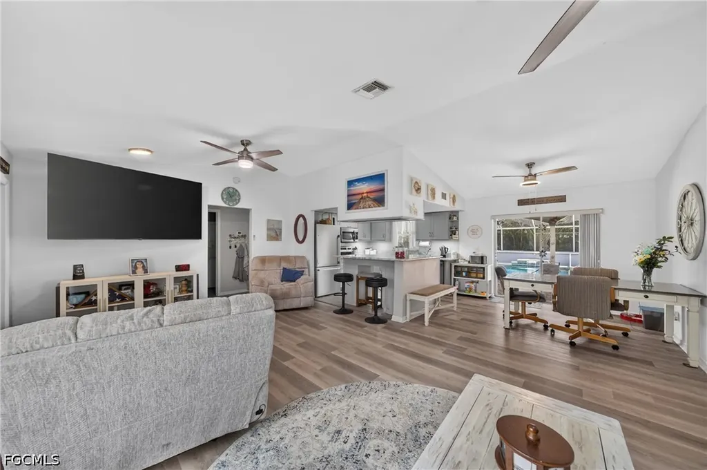 1212 SE 15th Street Cape Coral FL 33990