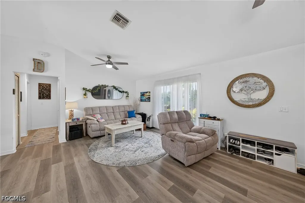 1212 SE 15th Street Cape Coral FL 33990