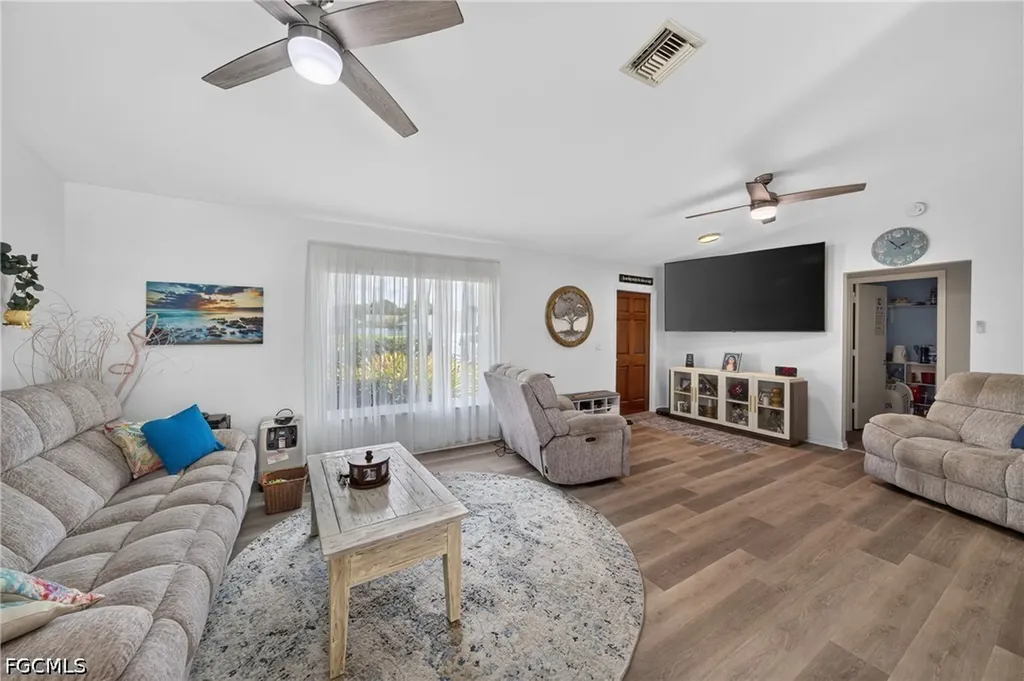 1212 SE 15th Street Cape Coral FL 33990