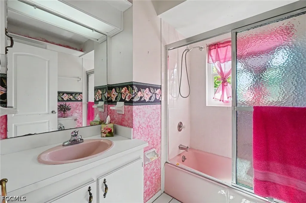 856 Pangola Drive North Fort Myers FL 33903