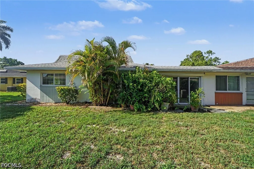 856 Pangola Drive North Fort Myers FL 33903