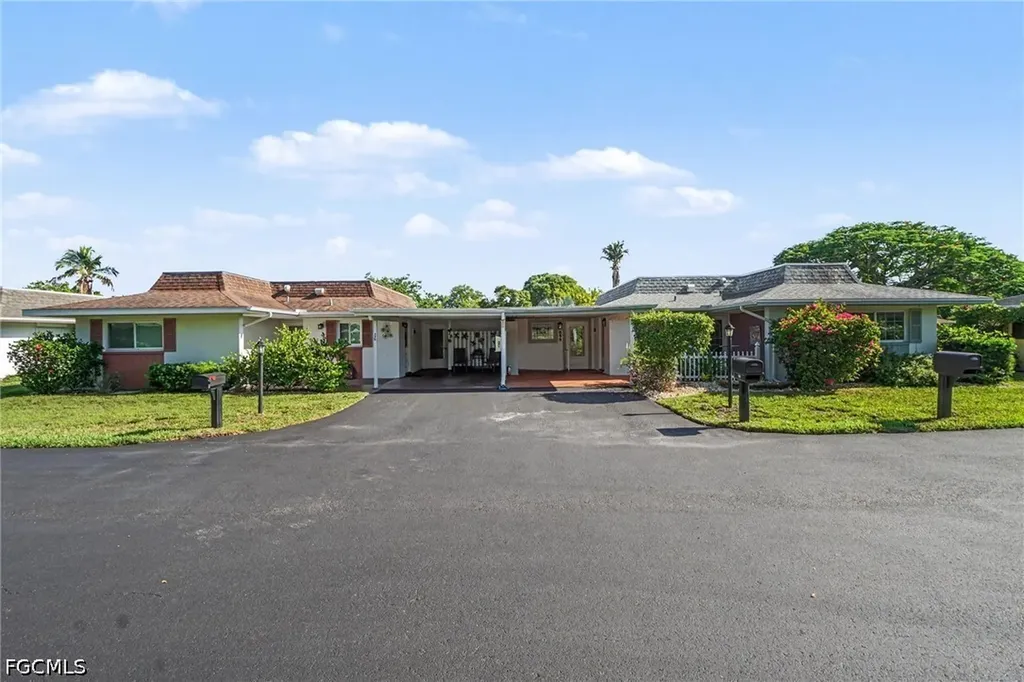 856 Pangola Drive North Fort Myers FL 33903