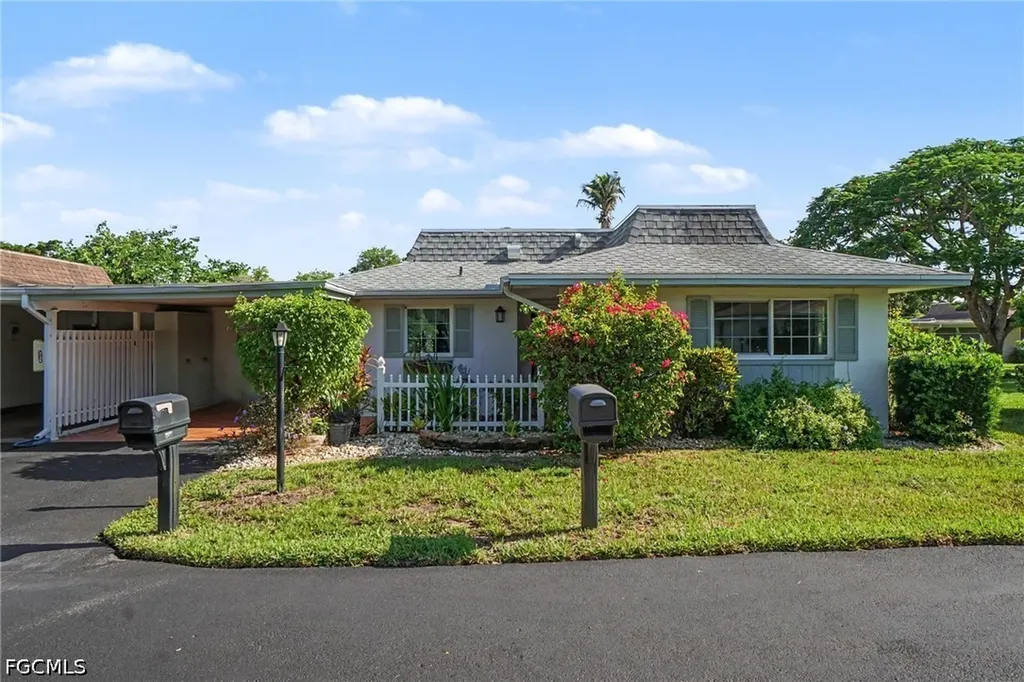 856 Pangola Drive North Fort Myers FL 33903