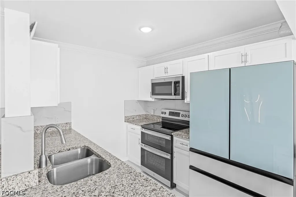 3225 E Riverside Drive Fort Myers FL 33916
