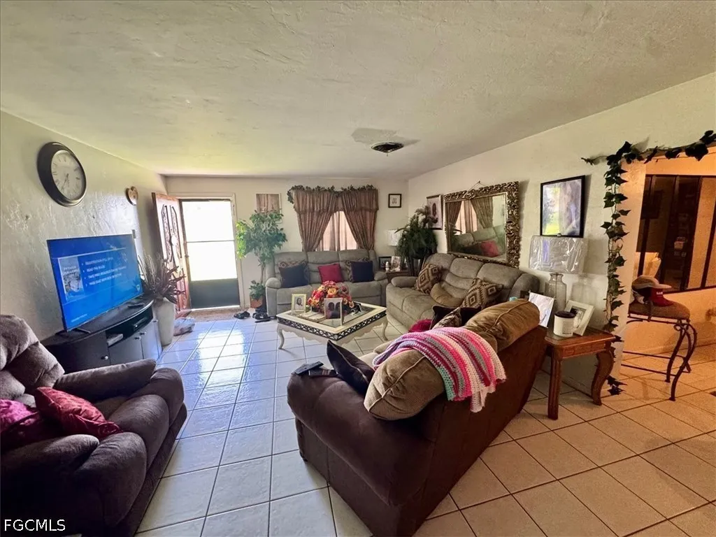 330 W Obispo Avenue Clewiston FL 33440
