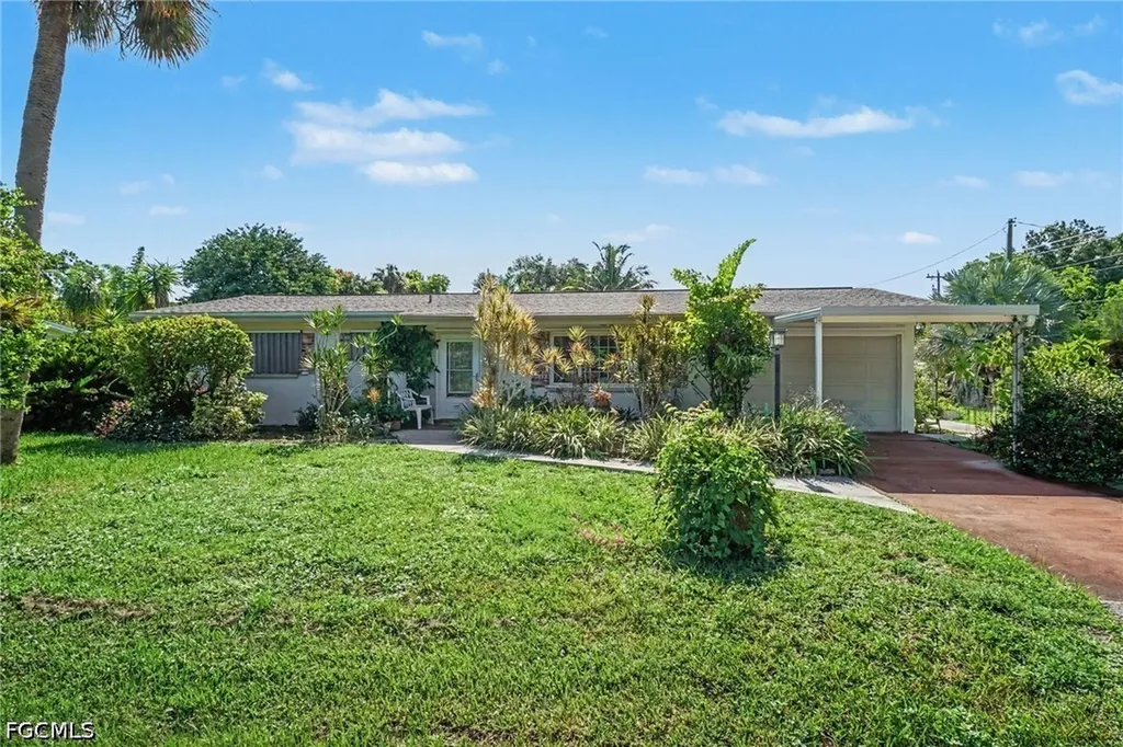 1564 Ixora Drive North Fort Myers FL 33917