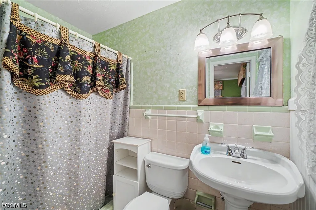 1564 Ixora Drive North Fort Myers FL 33917