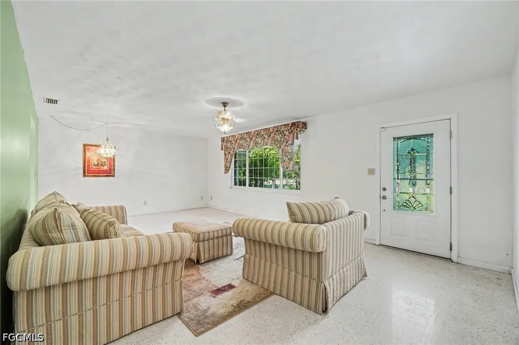 1564 Ixora Drive North Fort Myers FL 33917