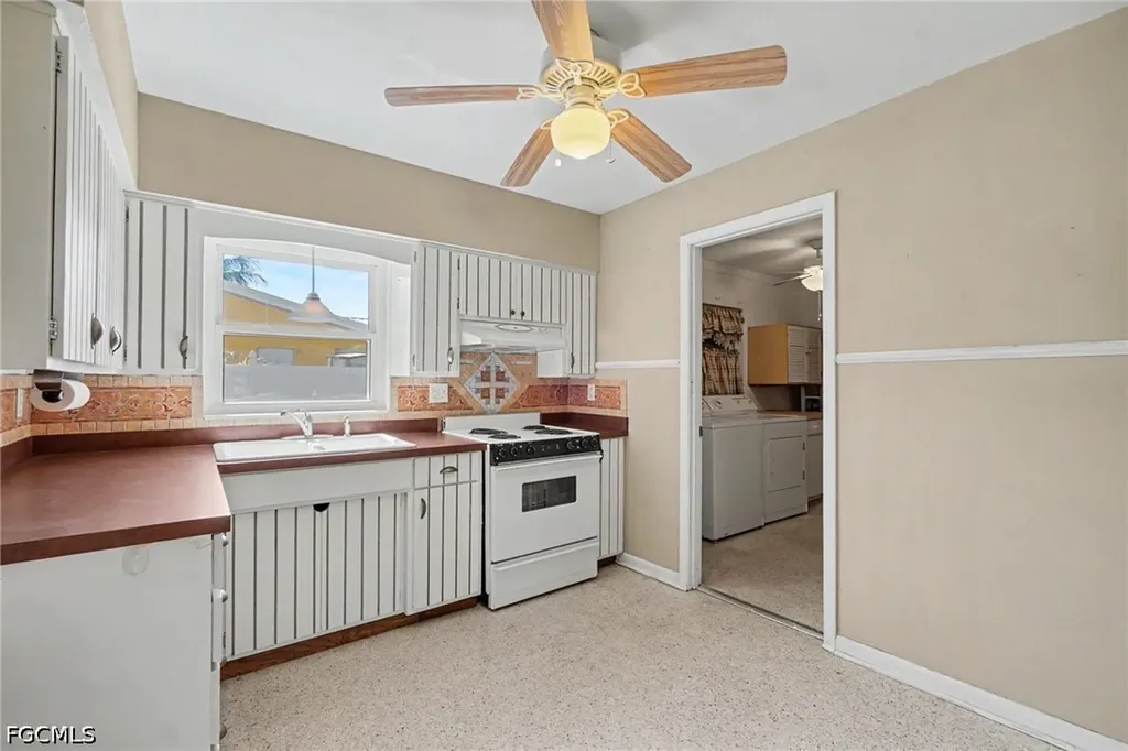 1564 Ixora Drive North Fort Myers FL 33917