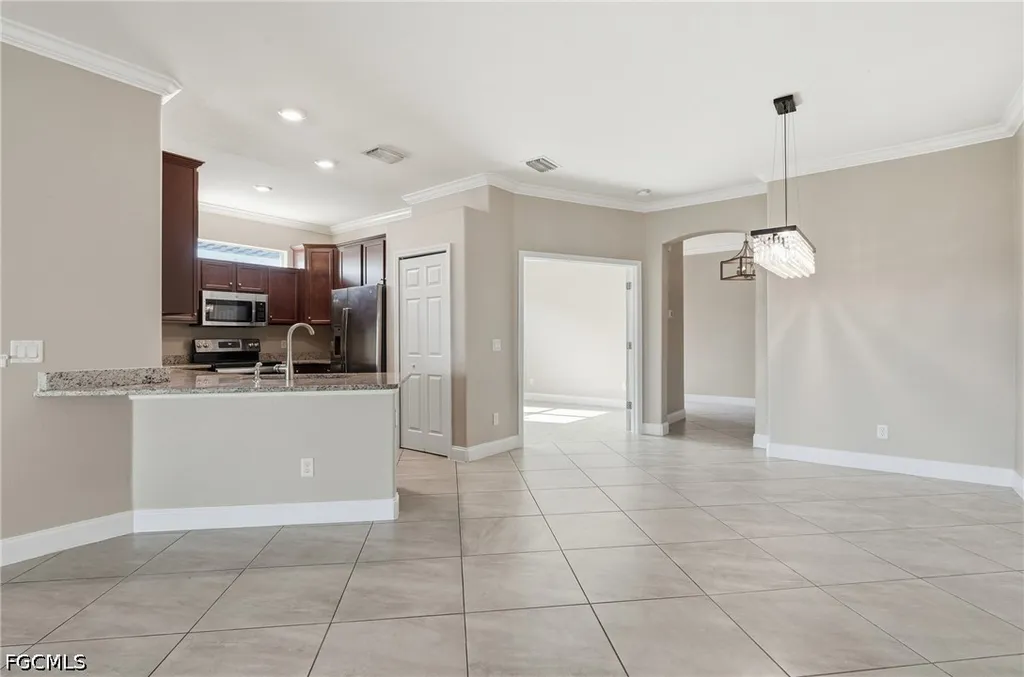 1839 Alameda Drive Naples FL 34120