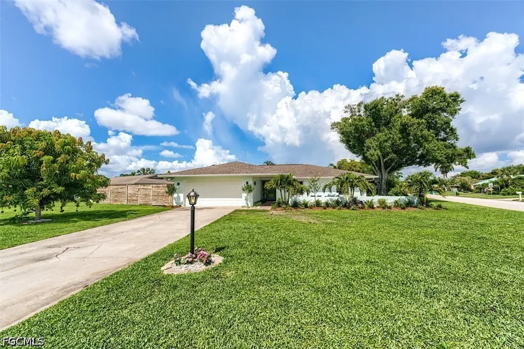 Fort Myers FL, 5302 Shalley Circle E