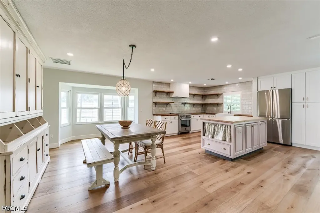 5302 Shalley Circle E Fort Myers FL 33919