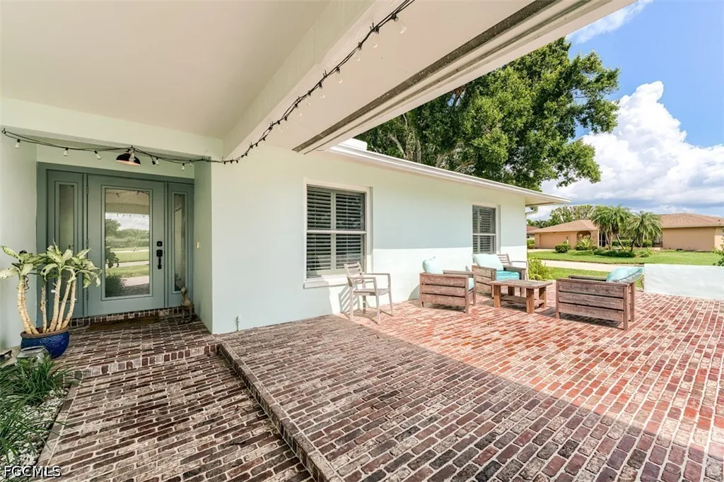 5302 Shalley Circle E Fort Myers FL 33919