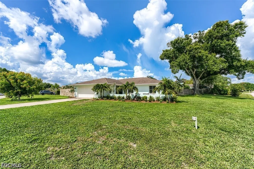 5302 Shalley Circle E Fort Myers FL 33919