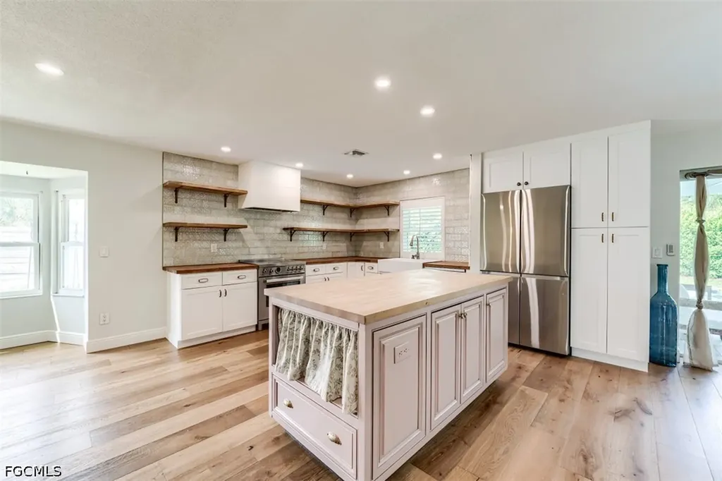 5302 Shalley Circle E Fort Myers FL 33919