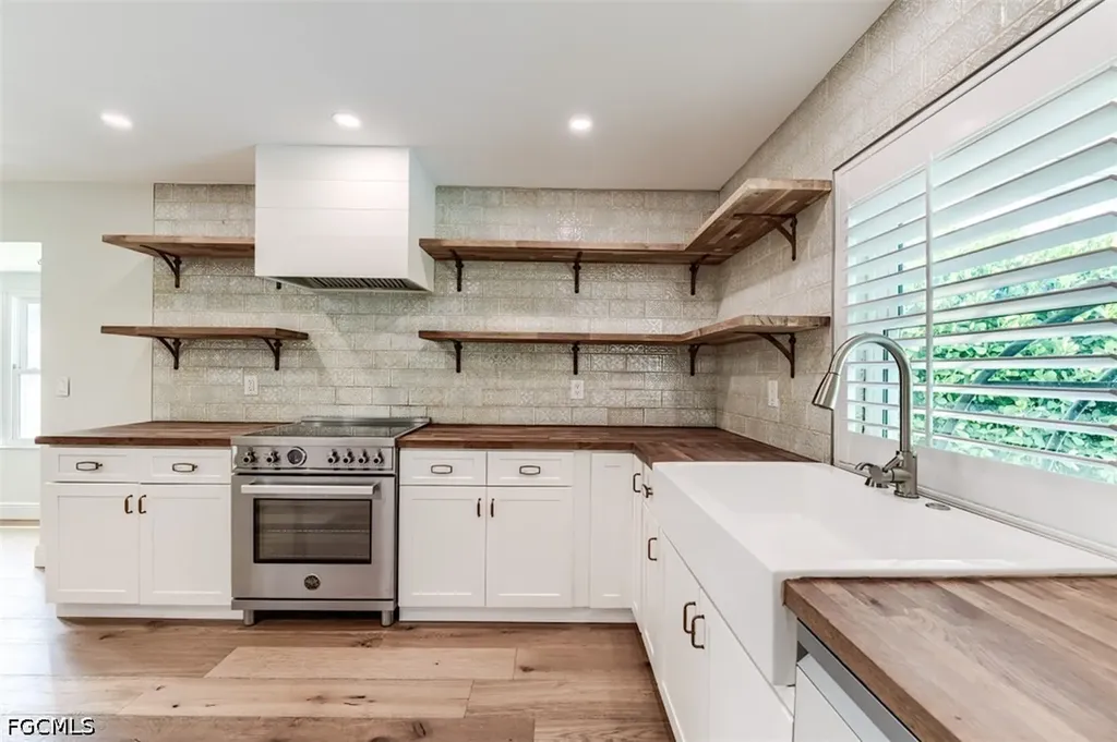 5302 Shalley Circle E Fort Myers FL 33919
