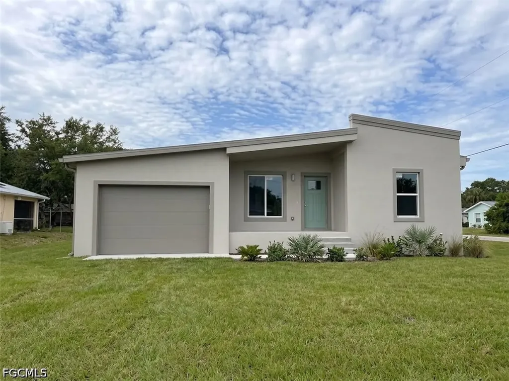 2819 42nd Street SW Lehigh Acres FL 33976