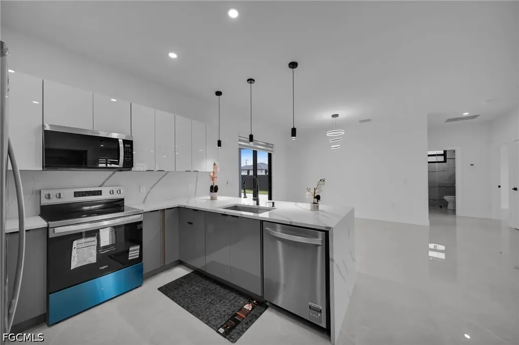 1302 NE Juanita Place Cape Coral FL 33909