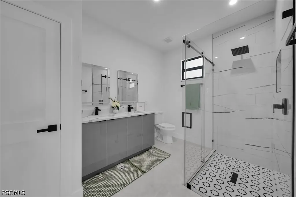 1302 NE Juanita Place Cape Coral FL 33909