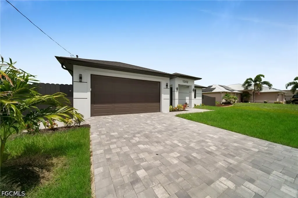 1302 NE Juanita Place Cape Coral FL 33909