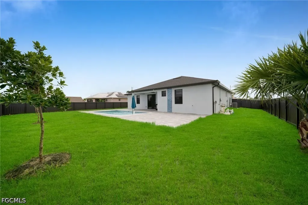 1302 NE Juanita Place Cape Coral FL 33909