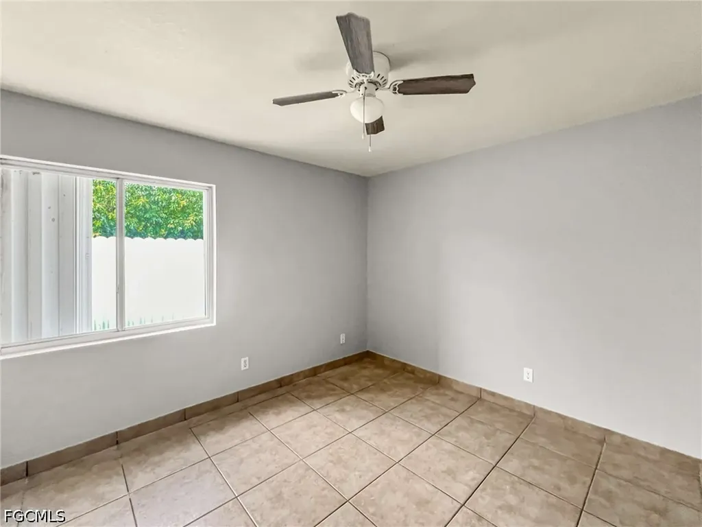 1321 SE 8th Avenue Cape Coral FL 33990