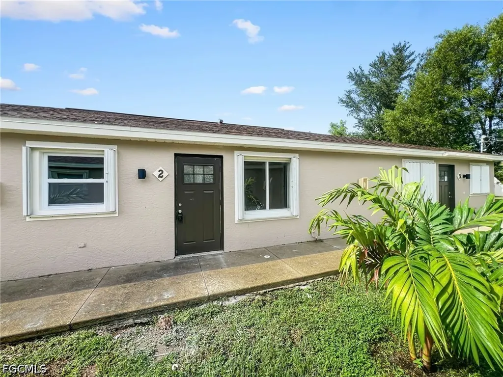 1321 SE 8th Avenue Cape Coral FL 33990