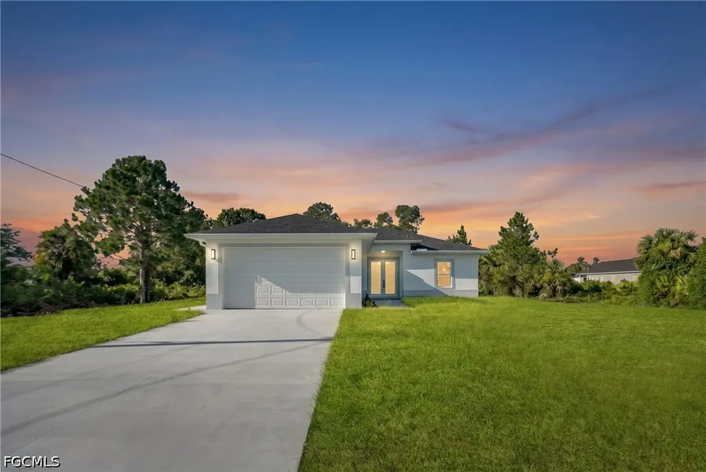 864 Chantilly Street E Lehigh Acres FL 33974