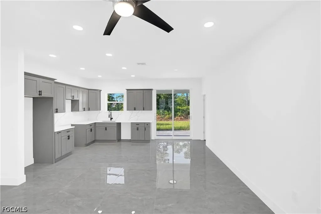 864 Chantilly Street E Lehigh Acres FL 33974