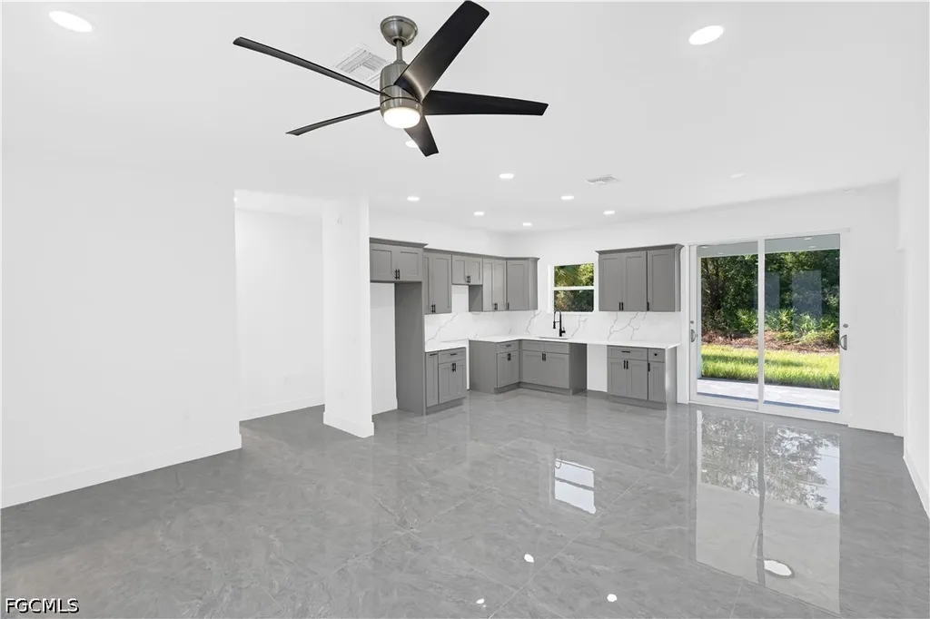 864 Chantilly Street E Lehigh Acres FL 33974