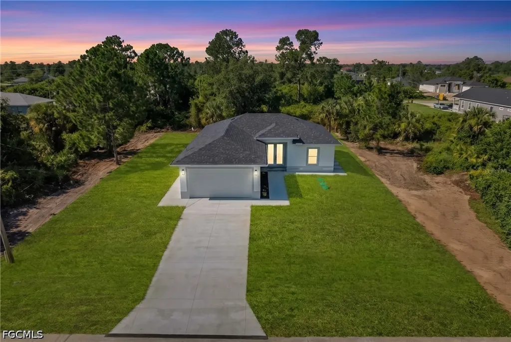 864 Chantilly Street E Lehigh Acres FL 33974