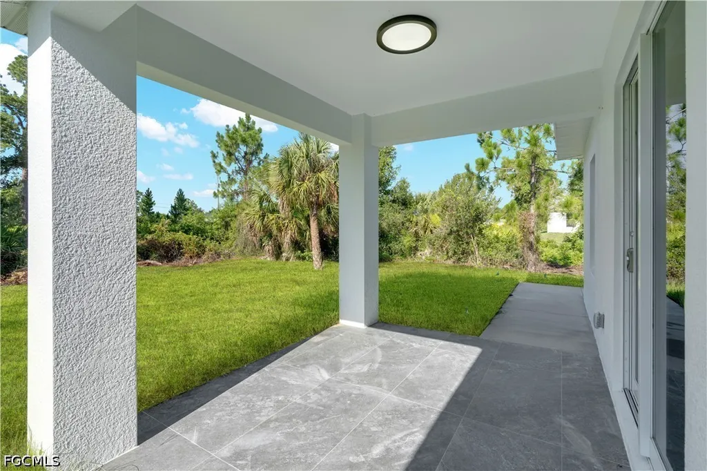 864 Chantilly Street E Lehigh Acres FL 33974