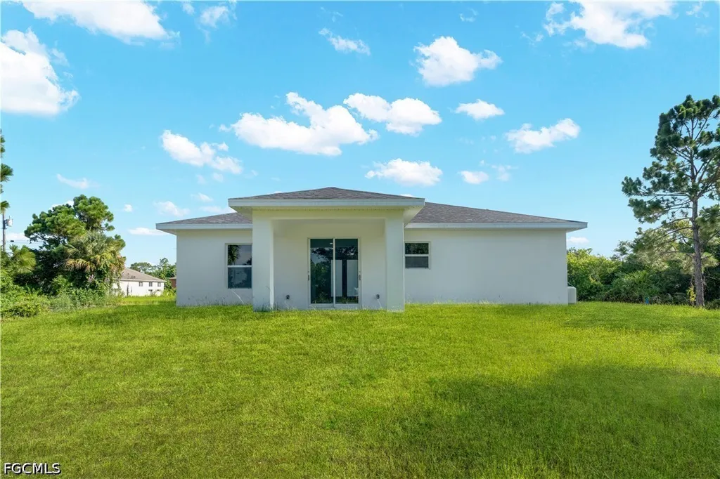 864 Chantilly Street E Lehigh Acres FL 33974