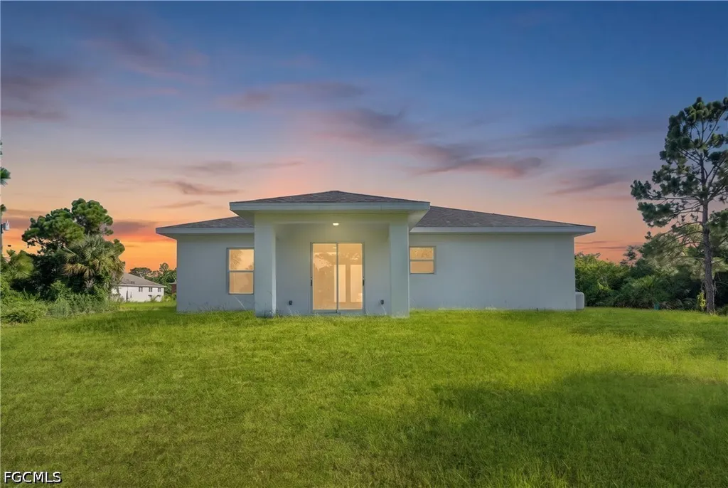 864 Chantilly Street E Lehigh Acres FL 33974