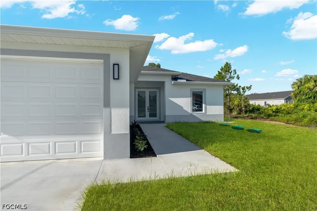 864 Chantilly Street E Lehigh Acres FL 33974