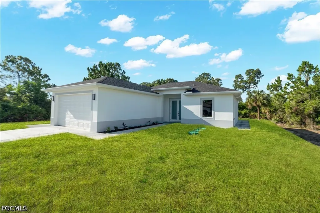 864 Chantilly Street E Lehigh Acres FL 33974