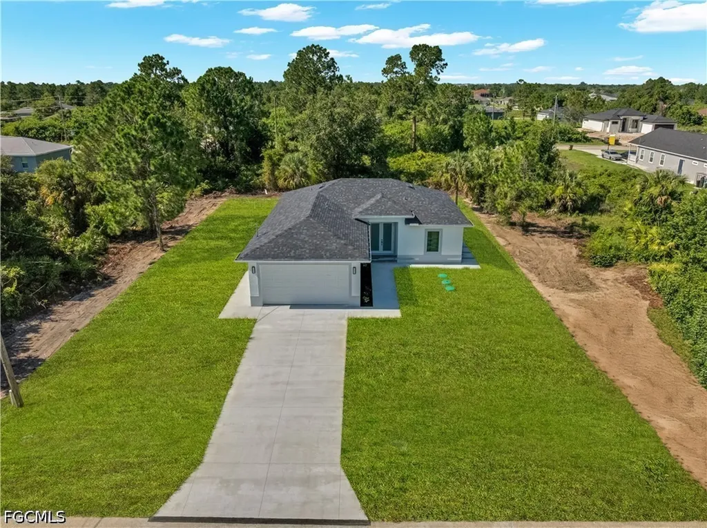 864 Chantilly Street E Lehigh Acres FL 33974