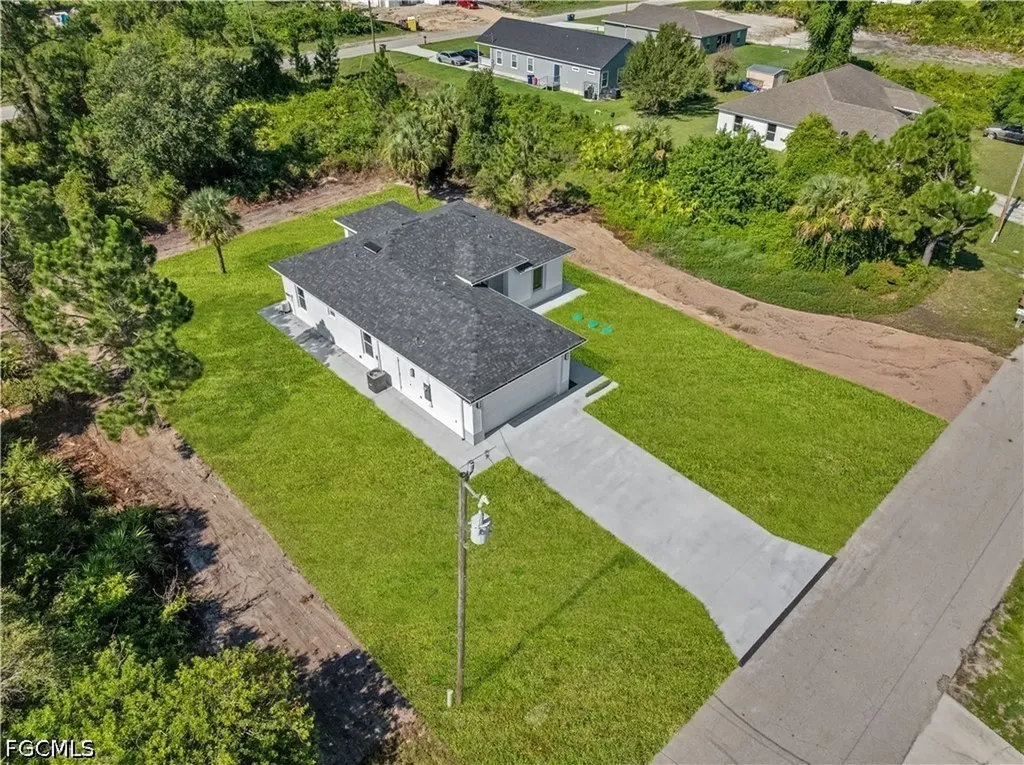 864 Chantilly Street E Lehigh Acres FL 33974
