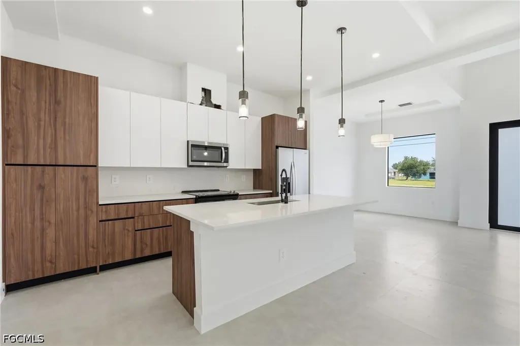 2026 NW 21st Street Cape Coral FL 33993