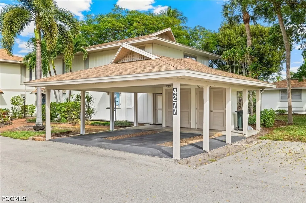 4277 Island Circle Fort Myers FL 33919