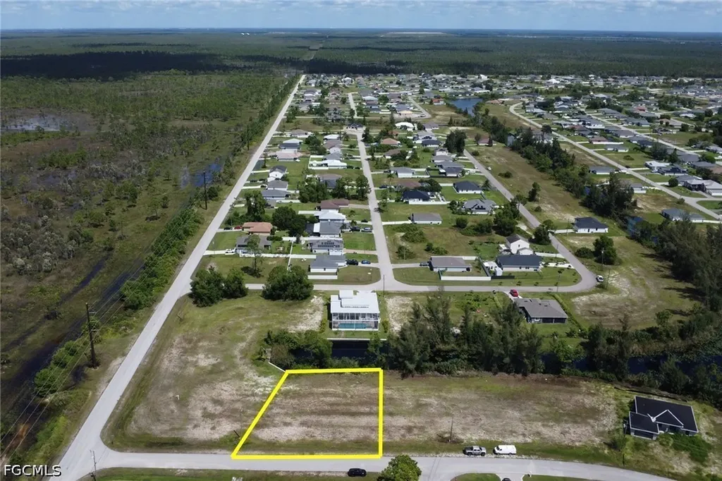 807 NE 38th Terrace Cape Coral FL 33909