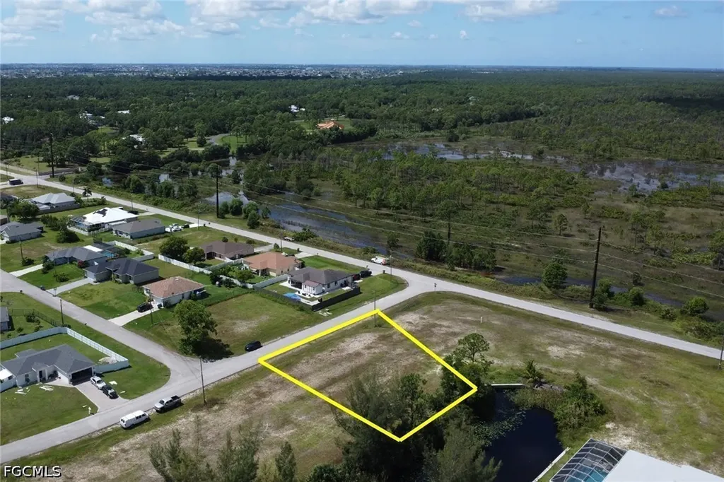 807 NE 38th Terrace Cape Coral FL 33909