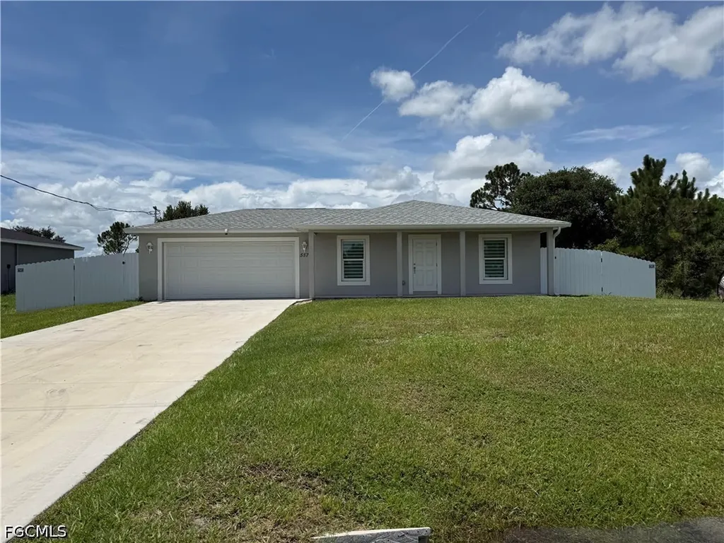 557 Oakshire Lane Lehigh Acres FL 33972